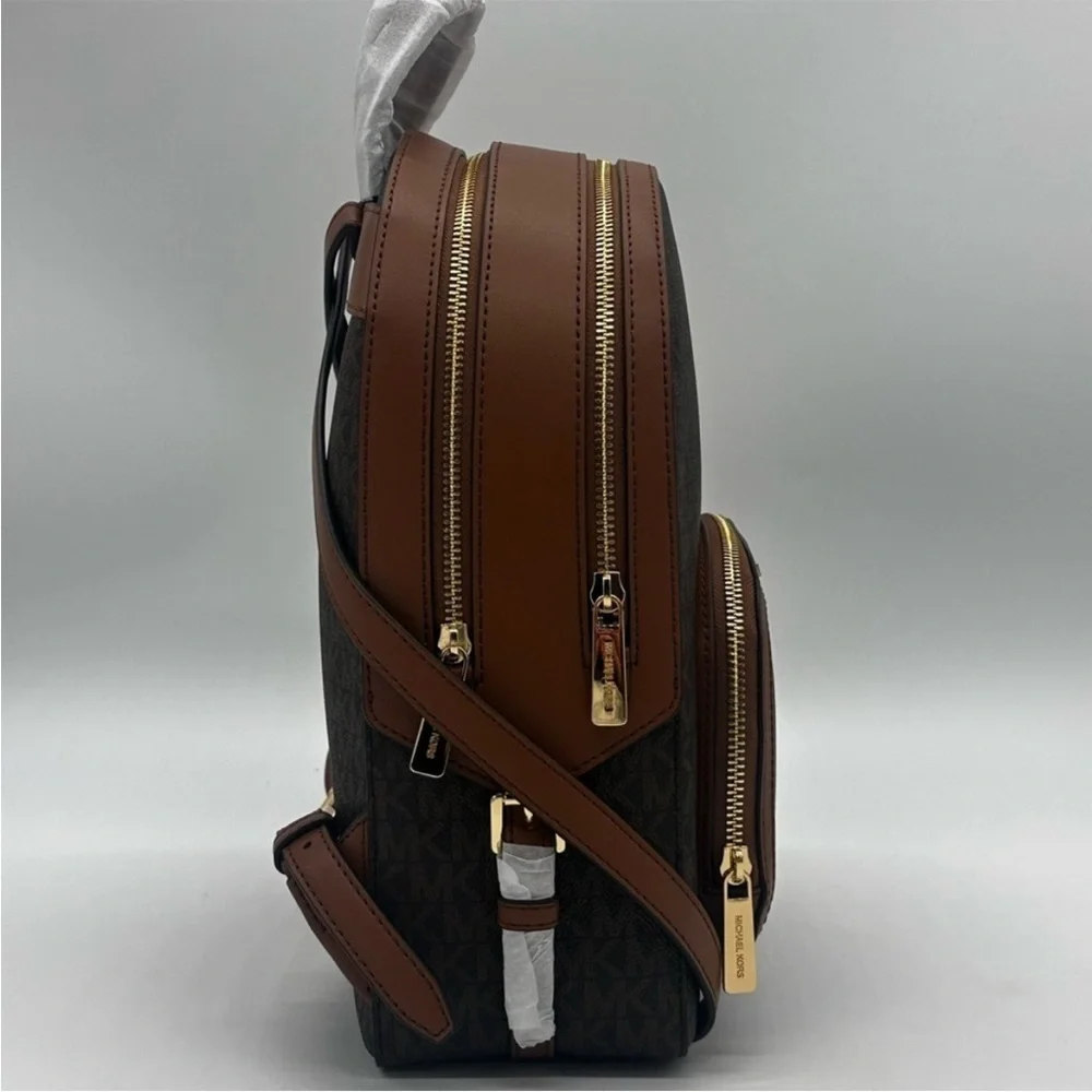 Michael Kors Medium Jaycee Zip Packet
Backpack Brown - Picture 4 of 14